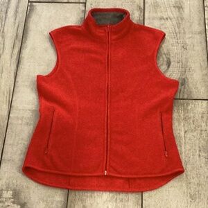 Gap,  red fleece vest with zipper pockets size extra small 589